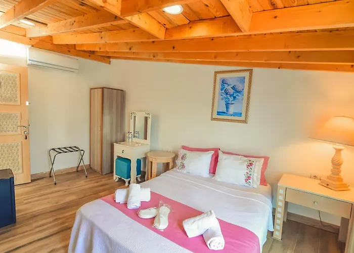 Alacati Asmali Konak Hotel